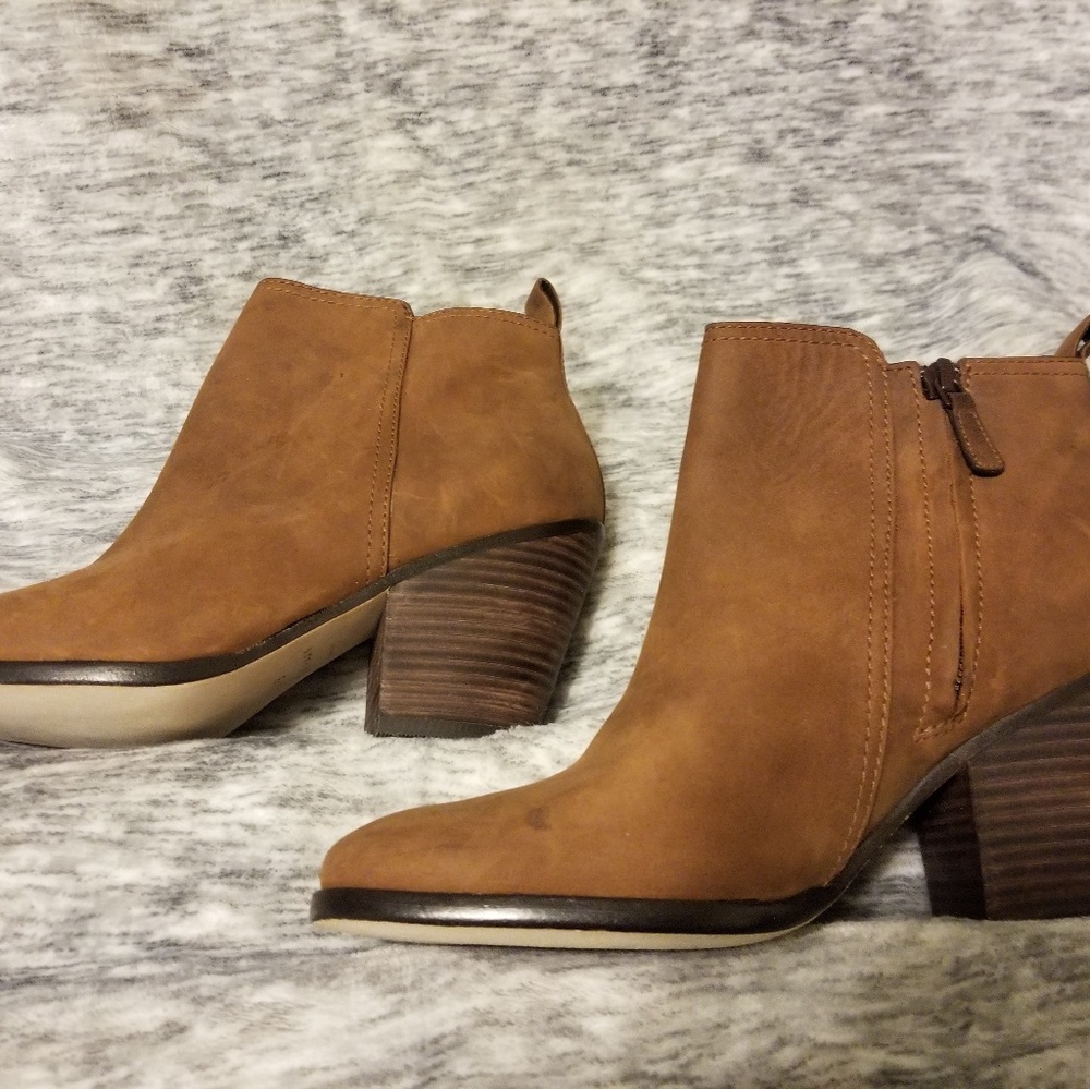 Cole hann chesney bootie cognac